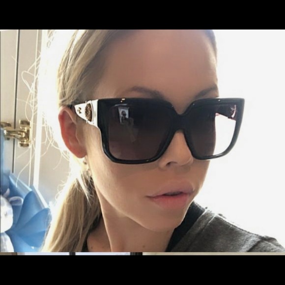 Gucci Sunglasses w/ case and cloth. - Picture 8 of 8